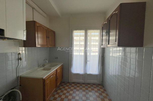 Location Appartement 2 pièces 45m² MARSEILLE 5ème - Photo 1