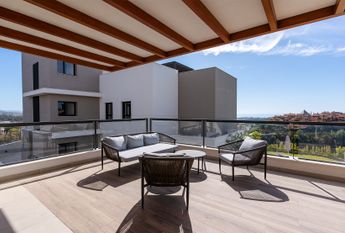 LONG TERM RENT 3-bedroom apartment in the Marbella Lake urbanisation.