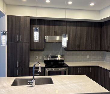 For Lease - 400 Wheat Boom Drive, Oakville, Ontario - Photo 4