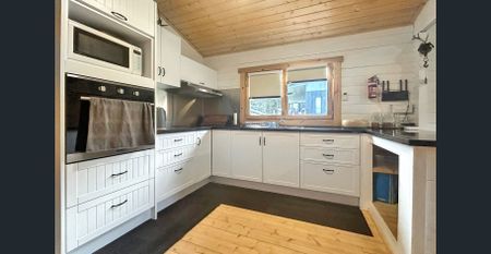 Charming 3-Bedroom Home in East Jindabyne - Photo 5