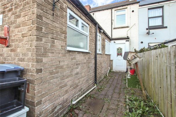 2 bedroom terraced house to rent - Photo 1