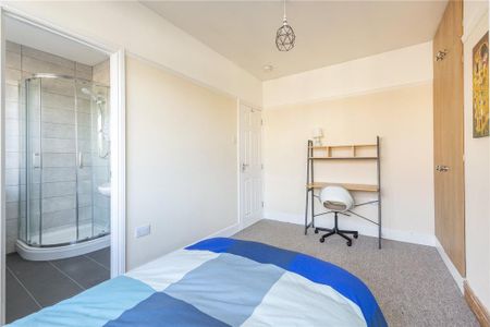 4 bedroom semi-detached house to rent - Photo 4