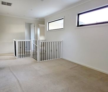 2/12 Keogh Street, Burwood - Photo 2