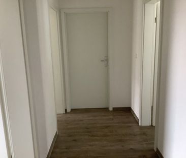 Gemütliche 3-Zimmer Wohnung mit Balkon! - Foto 2