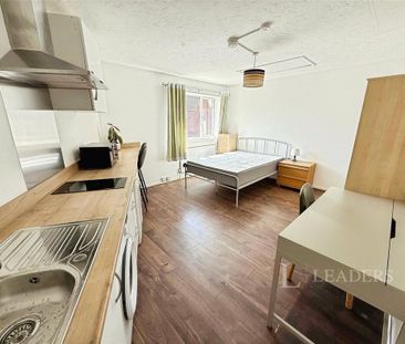 Studio to rent - Photo 5