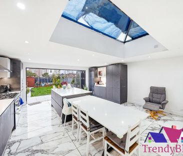 4 bedroom terraced house to rent - Photo 5