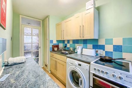 1 bedroom maisonette to rent - Photo 2