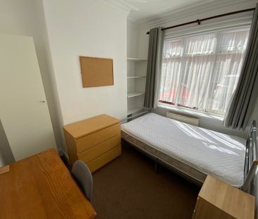 Rose Street, Haxby Road - P1488 - Photo 5