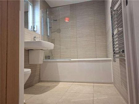 Tealing Drive, Epsom, Surrey, KT19 - Photo 5