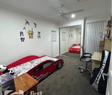 Charming and Spacious 4-Bedroom Home - Photo 5