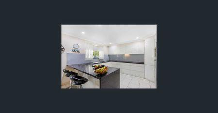 Niagara Park Family Home: Peaceful & Convenient Location - Photo 2