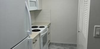 Champlain Heights neighbourhood - Newly renovated 2-Bedroom - Photo 2