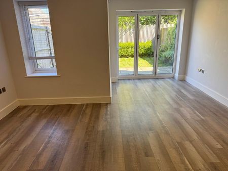 3 bedroom semi-detached house to rent - Photo 3