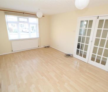 4 bedroom detached house to rent - Photo 4