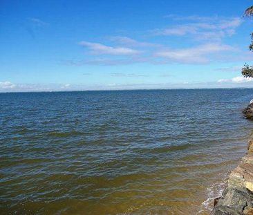 Absolute beachfront studio living! - Photo 4