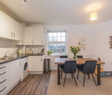 2 bedroom flat to rent - Photo 6