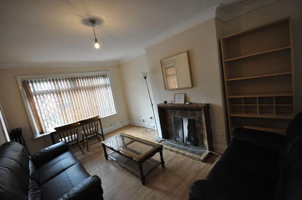 3 bedroom terraced house to rent - Photo 1