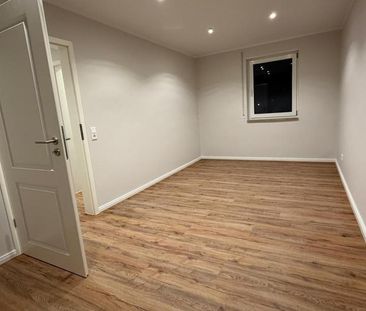 Stötteritz, sanierte 2 Zimmer Whg, 60,5 qm,Einbauküche,Südbalkon - Photo 2