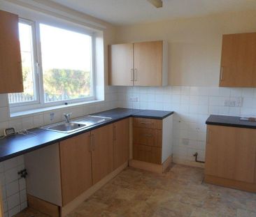 2 bedroom semi-detached house to rent - Photo 6