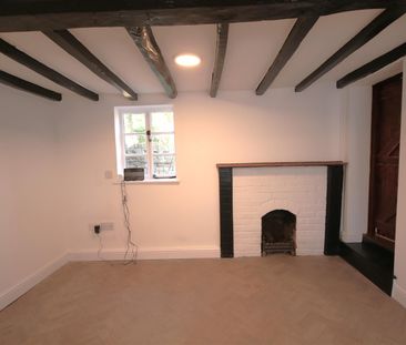 DentonThe Street, CT4 6RD, Denton - Photo 1