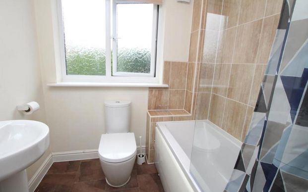 ***STUDENT PROPERTY *** ALL BILLS INCLUDED *** 6 bedroom student property 5 min walk from University of the West of England. Bills included - Move in July 2026. - Photo 1