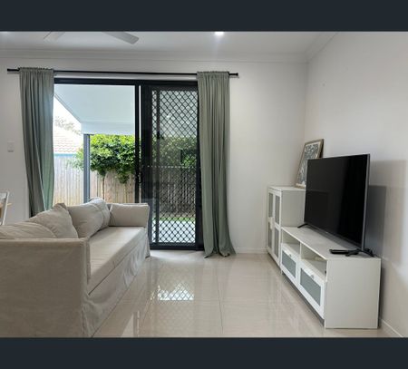 Unit 28/27 Sunflower crescent, Calamvale, Qld 4116 - Photo 2