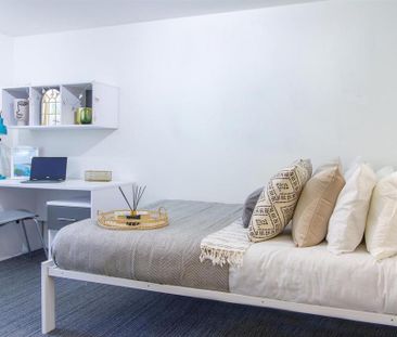 1 bedroom in a flat share to rent - Photo 6