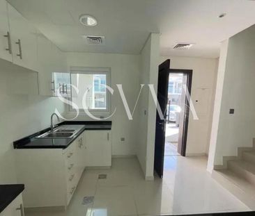 Well-Maintained | Middle Unit | Back-to-Back - Photo 3