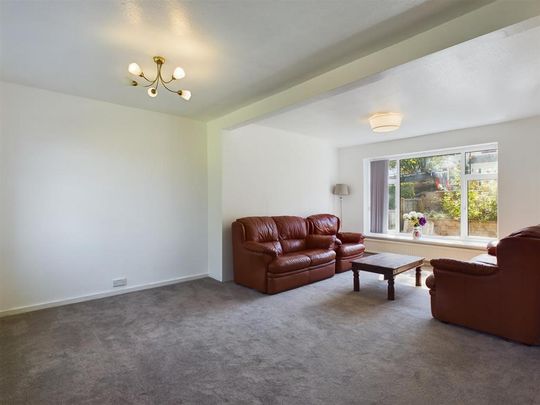 4 bedroom semi-detached house to rent - Photo 1