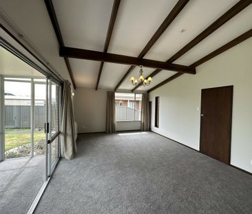 Tastefully renovated and spacious in Mosgiel - Photo 1