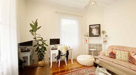 Super Sunny Kingsland Villa - Photo 5