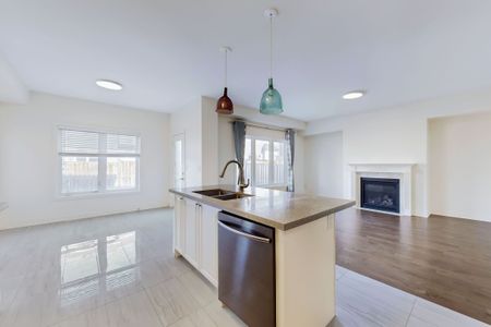 For Lease - 6 Kavanagh Avenue, East Gwillimbury, Ontario - Photo 4