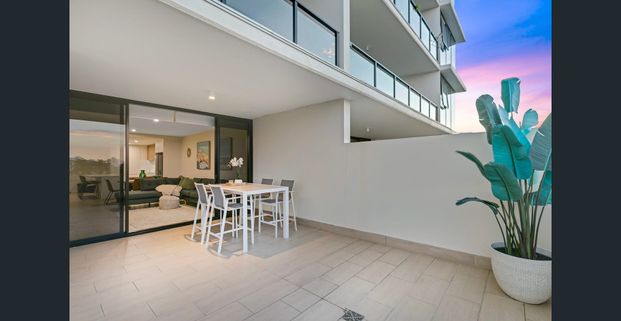 City Living, Just Minutes to the Beach! - Photo 1