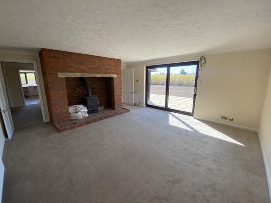 4 bedroom detached house to rent - Photo 1