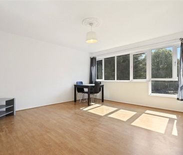 2 Bed Flat, Enard House, E3 - Photo 2