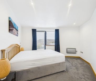 2 bedroom Flat To Let - Photo 5