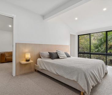 Beautifully Renovated Serene Family Home - Photo 3