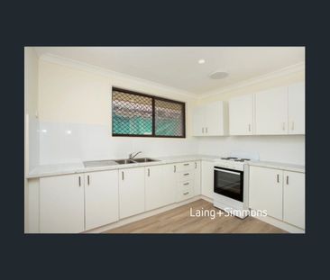 Large Family Home! - Photo 2