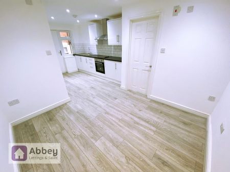 1 bedroom ground floor flat to rent - Photo 2