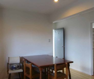 Bright and airy family home - Photo 5