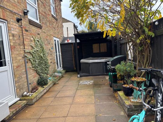 Falcon Lane - Photo 1