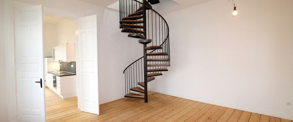 Hochwertige Wohnung im Dachgeschoss mit Balkon und Einbauküche - nahe der Innenstadt - Foto 1