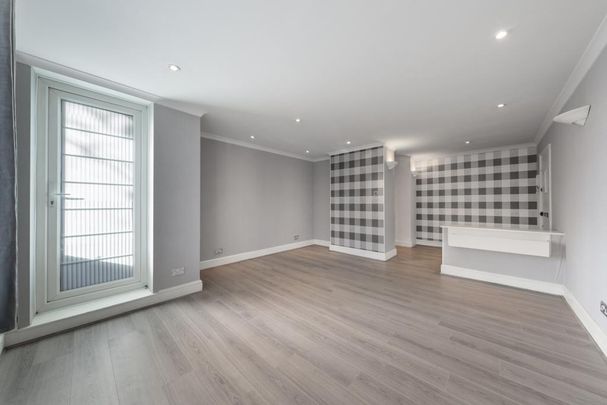 3 bedroom apartment to rent - Photo 1