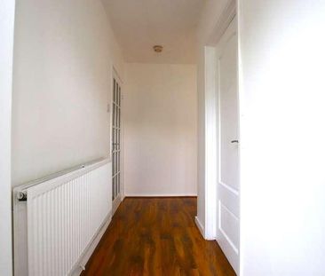 South Norwood Hill, London, SE25 - Photo 2