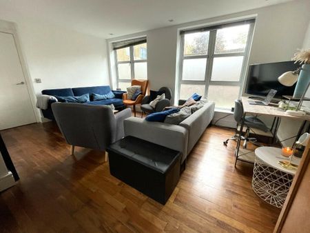 2 bedroom flat to rent - Photo 3