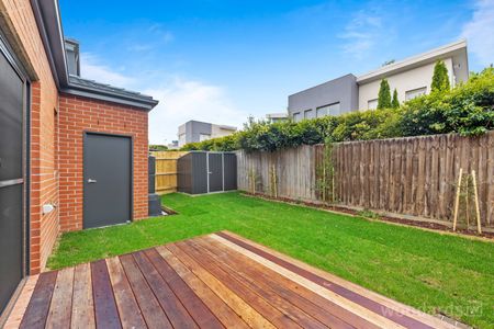 Stylish Near New with Enormous Appeal! - Photo 2