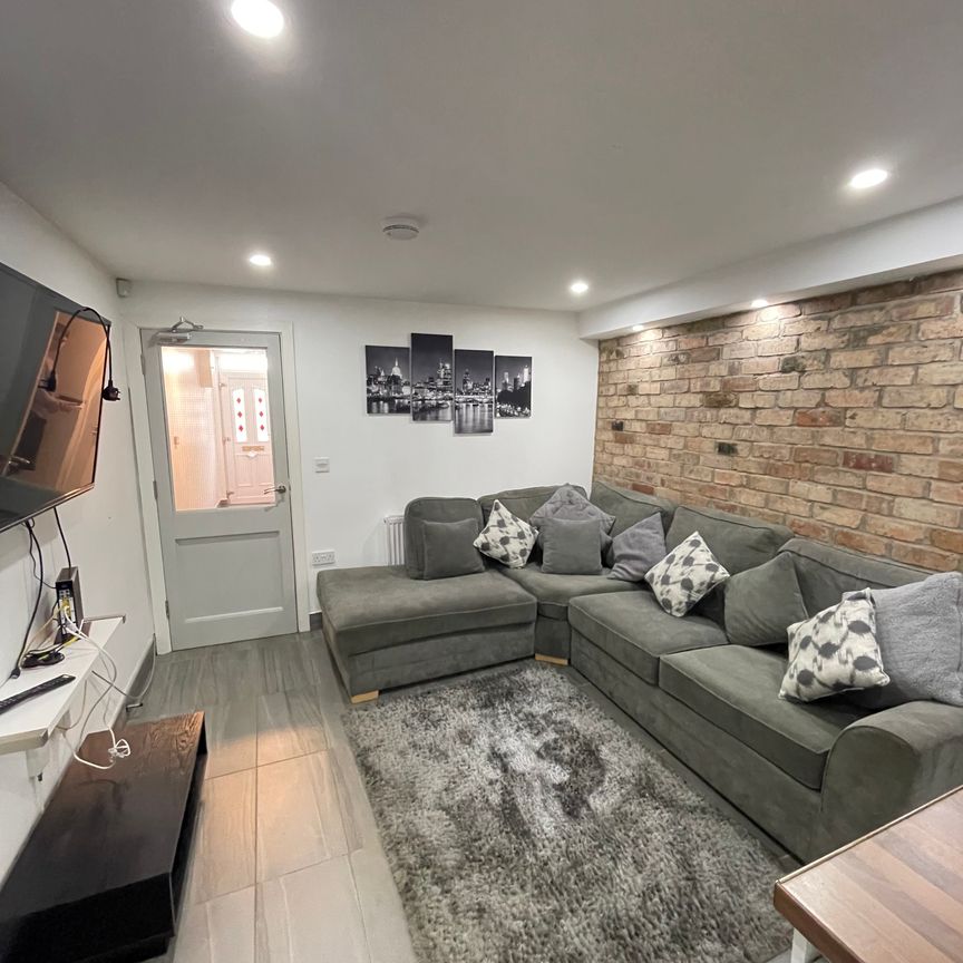 Marlborough Road Room 2 - Photo 1