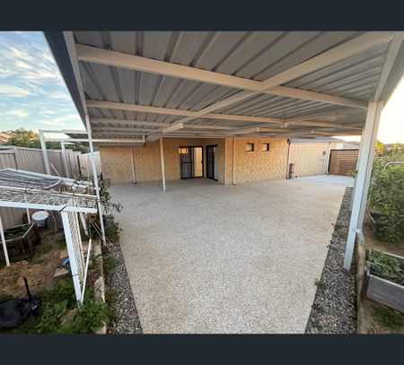 31 Kilkenny Loop, Brookdale, WA 6112 - Photo 3