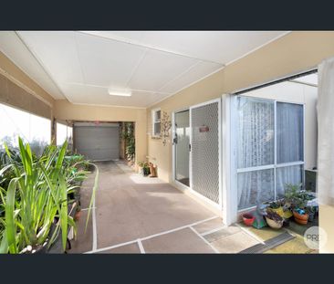 11 Cambridge Street, Wendouree, Vic 3355 - Photo 2