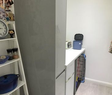 1 bedroom mews to rent - Photo 6